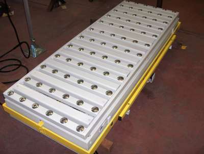 Ball conveyor lift table